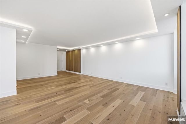 300 Winston 2617, Cliffside Park, NJ 07010