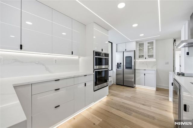 300 Winston 2617, Cliffside Park, NJ 07010