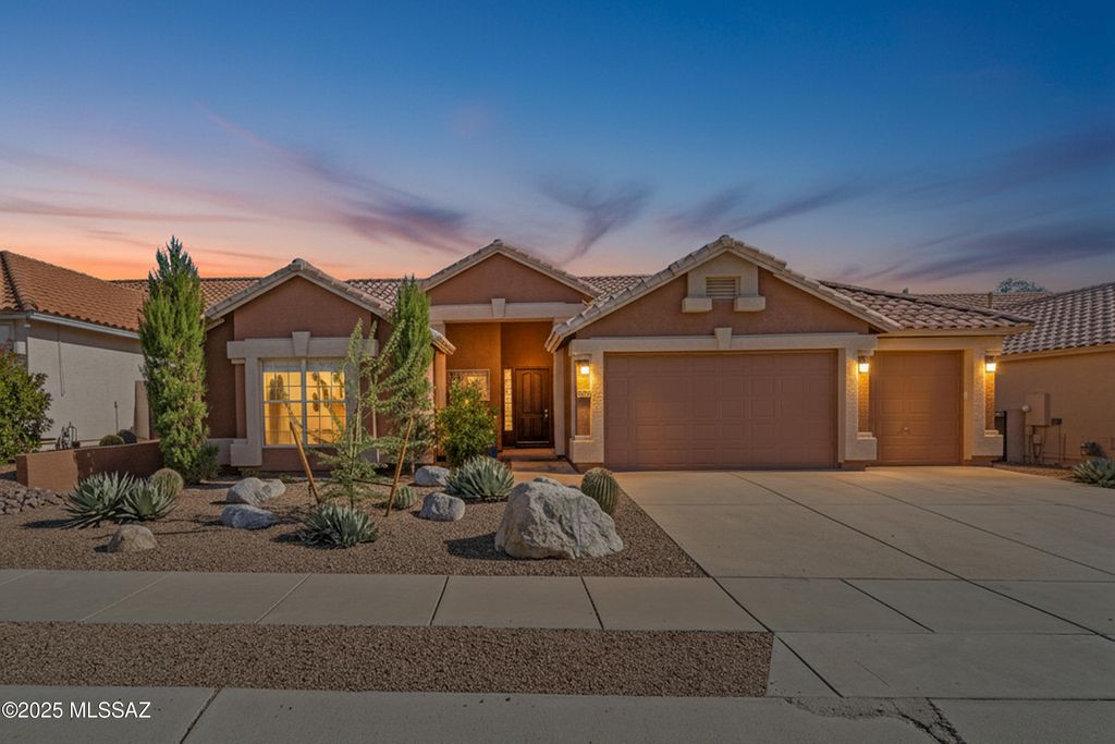 5560 N Ventana Vista Road, Tucson, AZ 85750