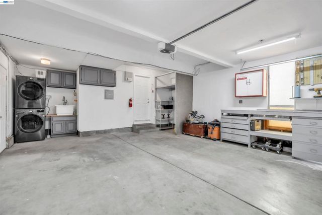 2380 Cabrillo Dr, Hayward, CA 94545