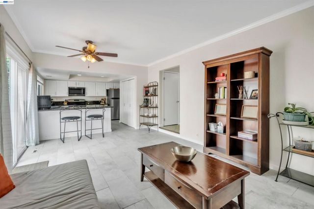 2380 Cabrillo Dr, Hayward, CA 94545