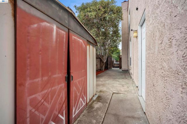 2380 Cabrillo Dr, Hayward, CA 94545