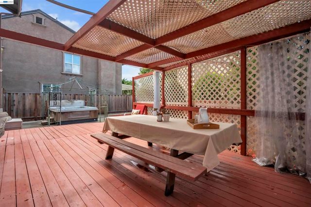 2380 Cabrillo Dr, Hayward, CA 94545