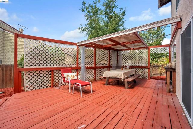 2380 Cabrillo Dr, Hayward, CA 94545