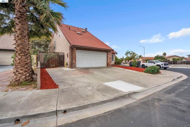 2380 Cabrillo Dr, Hayward, CA 94545