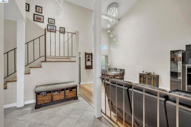 2380 Cabrillo Dr, Hayward, CA 94545