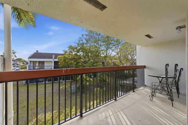 6678 Racquet Club Drive 209, Fort Lauderdale, FL 33319