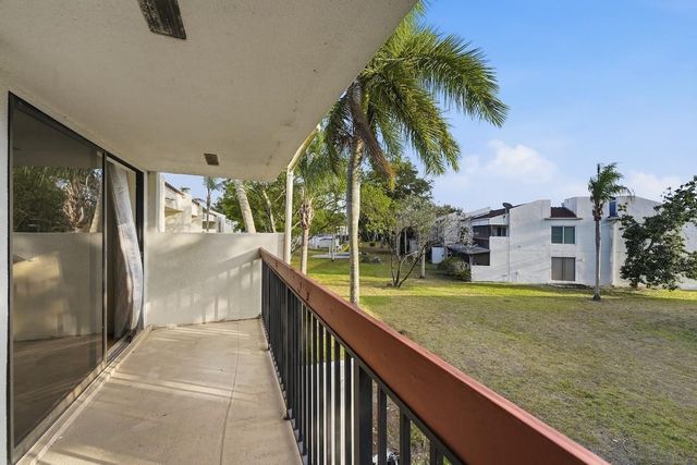 6678 Racquet Club Drive 209, Fort Lauderdale, FL 33319