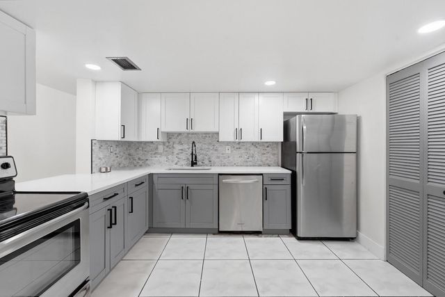 6678 Racquet Club Drive 209, Fort Lauderdale, FL 33319