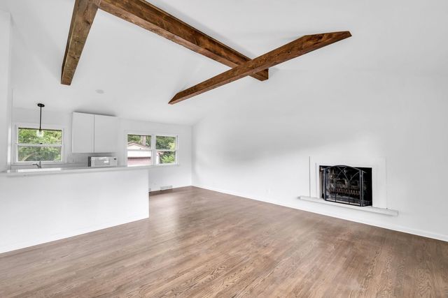 360 Poplar Street, Crystal Lake, IL 60014