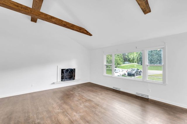 360 Poplar Street, Crystal Lake, IL 60014