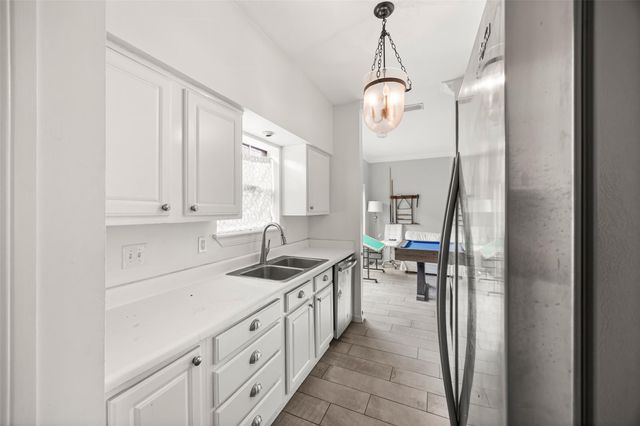 810 Augusta Drive 810, Houston, TX 77057