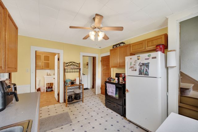 1332 Braden Avenue, Chariton, IA 50049