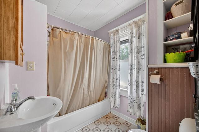 1332 Braden Avenue, Chariton, IA 50049