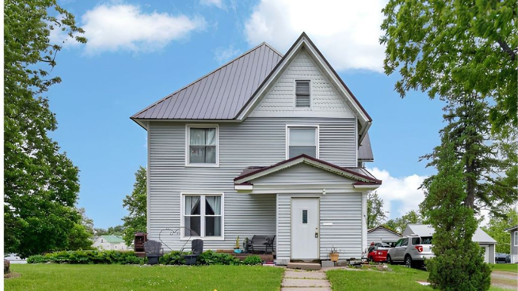 1332 Braden Avenue, Chariton, IA 50049