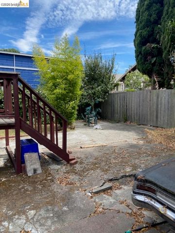 987 Yerba Buena Ave, Oakland, CA 94608