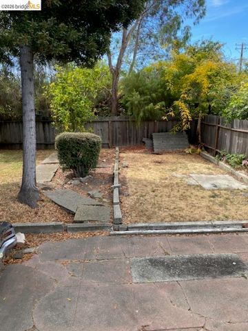 987 Yerba Buena Ave, Oakland, CA 94608