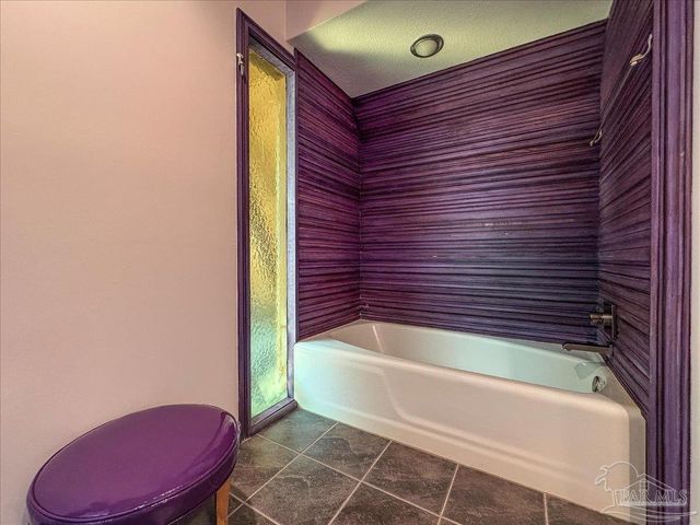 320 N Sunset Blvd, Gulf Breeze, FL 32561