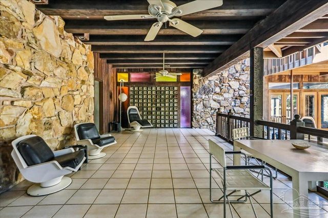 320 N Sunset Blvd, Gulf Breeze, FL 32561