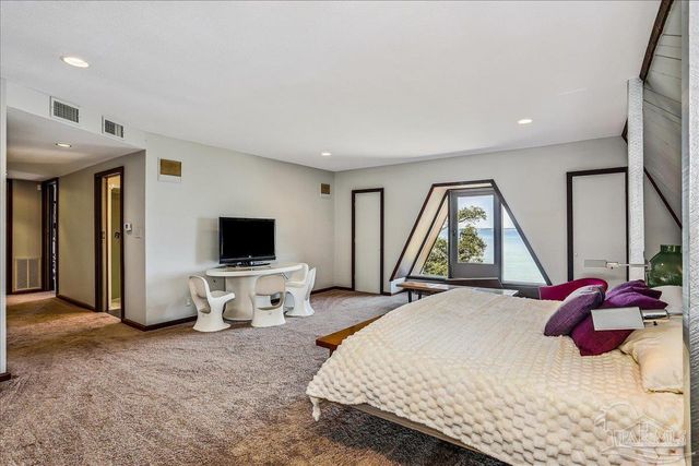 320 N Sunset Blvd, Gulf Breeze, FL 32561