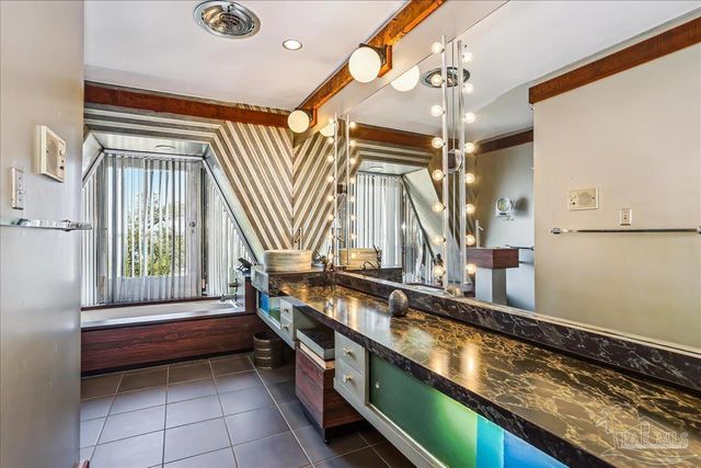 320 N Sunset Blvd, Gulf Breeze, FL 32561