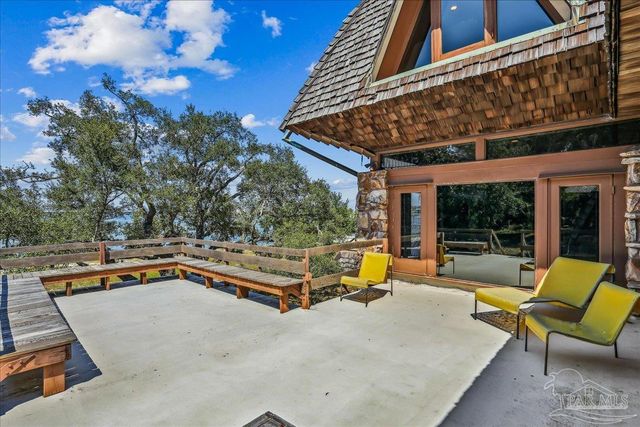 320 N Sunset Blvd, Gulf Breeze, FL 32561