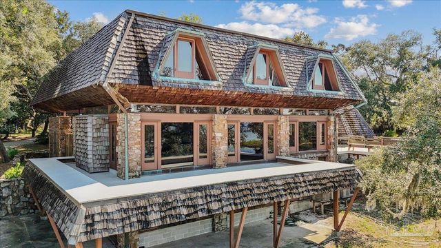 320 N Sunset Blvd, Gulf Breeze, FL 32561