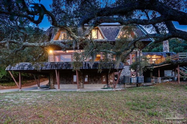 320 N Sunset Blvd, Gulf Breeze, FL 32561