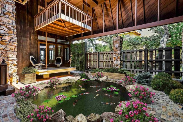 320 N Sunset Blvd, Gulf Breeze, FL 32561