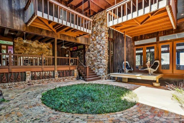 320 N Sunset Blvd, Gulf Breeze, FL 32561