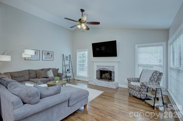 6113 Oxwynn Lane, Charlotte, NC 28270