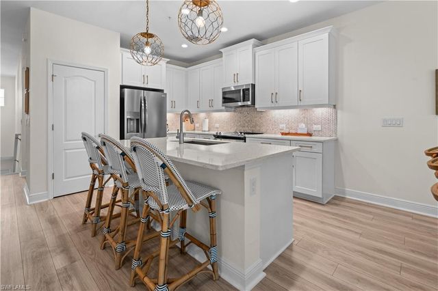 2280 Priory LN # 1106, Naples, FL 34120