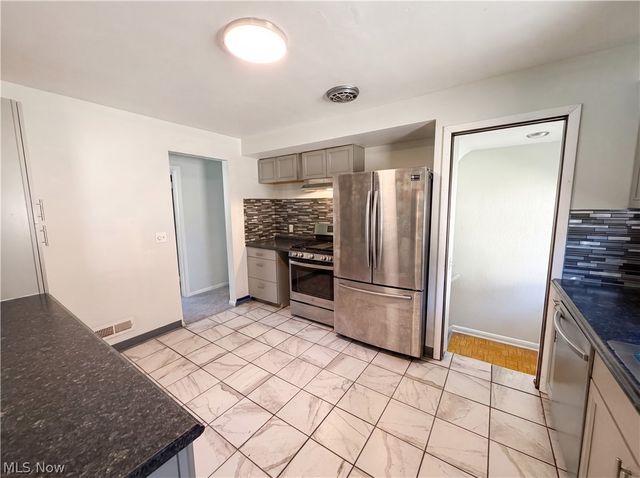 13606 Carpenter Road, Cleveland, OH 44125