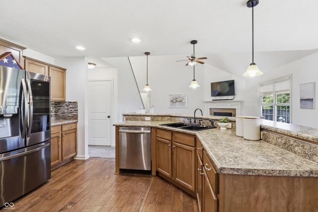 2946 S Colton Road, New Palestine, IN 46163
