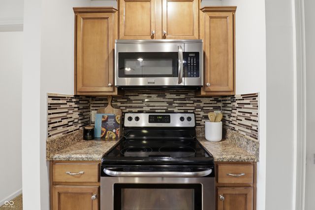 2946 S Colton Road, New Palestine, IN 46163