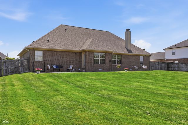 2946 S Colton Road, New Palestine, IN 46163