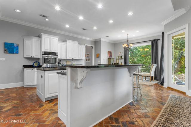 2490 Castille Place, Biloxi, MS 39531