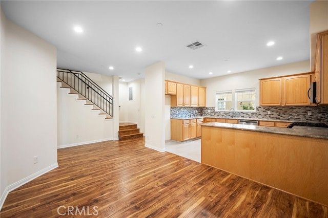 415 E Dryden 108, Glendale, CA 91207