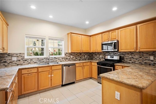 415 E Dryden 108, Glendale, CA 91207