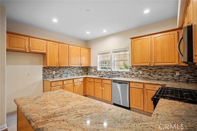 415 E Dryden 108, Glendale, CA 91207