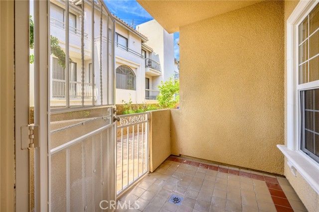 415 E Dryden 108, Glendale, CA 91207