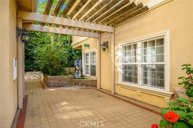 415 E Dryden 108, Glendale, CA 91207