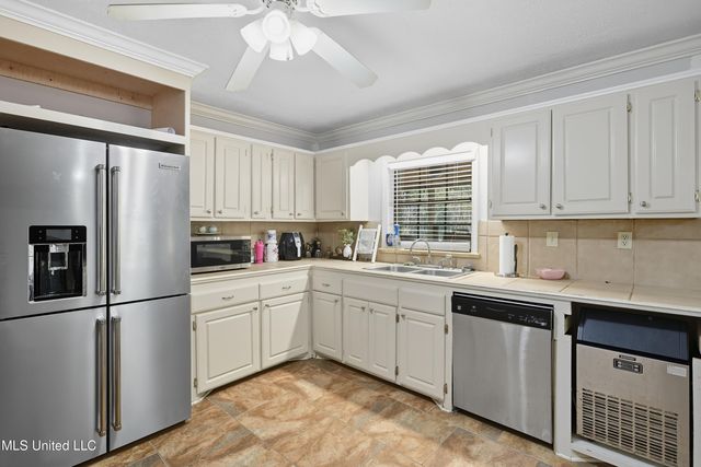 108 Wynndale Lake Road, Terry, MS 39170