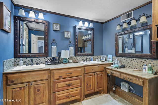 108 Wynndale Lake Road, Terry, MS 39170