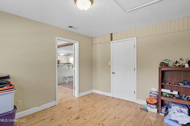 108 Wynndale Lake Road, Terry, MS 39170