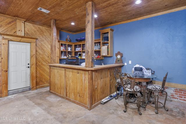 108 Wynndale Lake Road, Terry, MS 39170