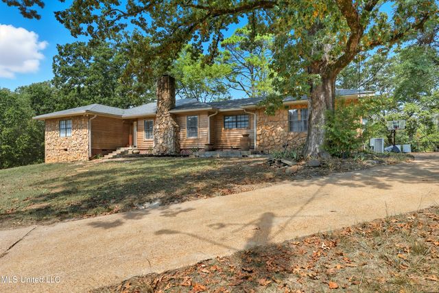 108 Wynndale Lake Road, Terry, MS 39170