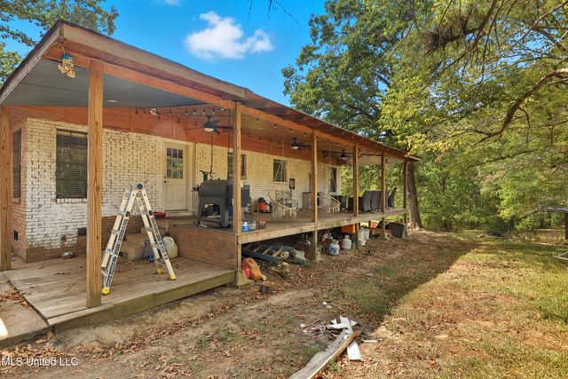 108 Wynndale Lake Road, Terry, MS 39170