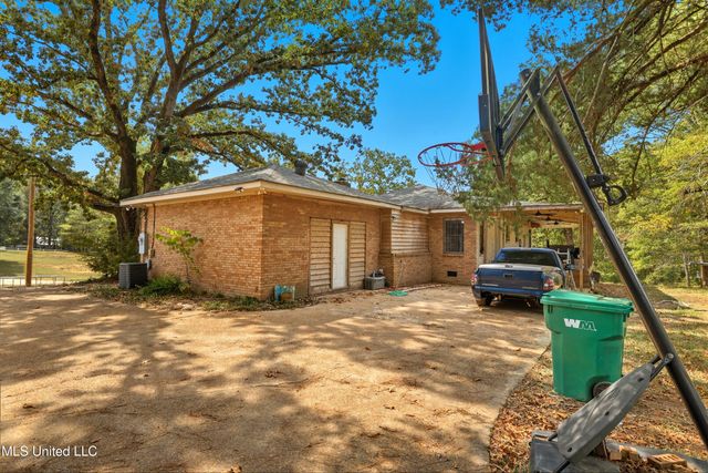 108 Wynndale Lake Road, Terry, MS 39170