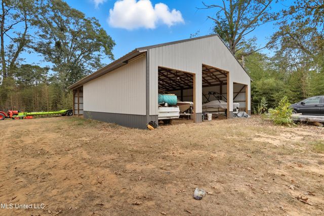 108 Wynndale Lake Road, Terry, MS 39170